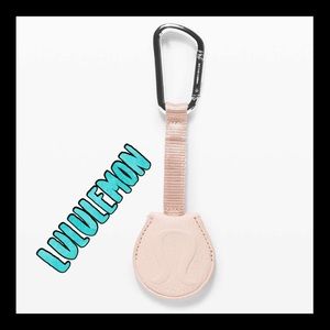 💙NWT💙Lululemon pale peach hidden key keychain